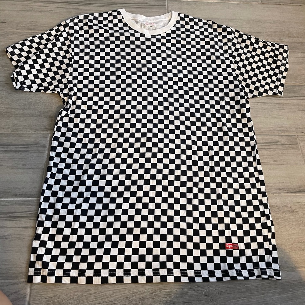 Men’s supreme shirt